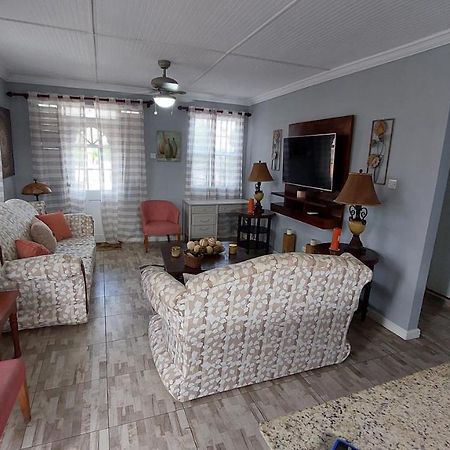 Carmen Apartment Bridgetown Bagian luar foto