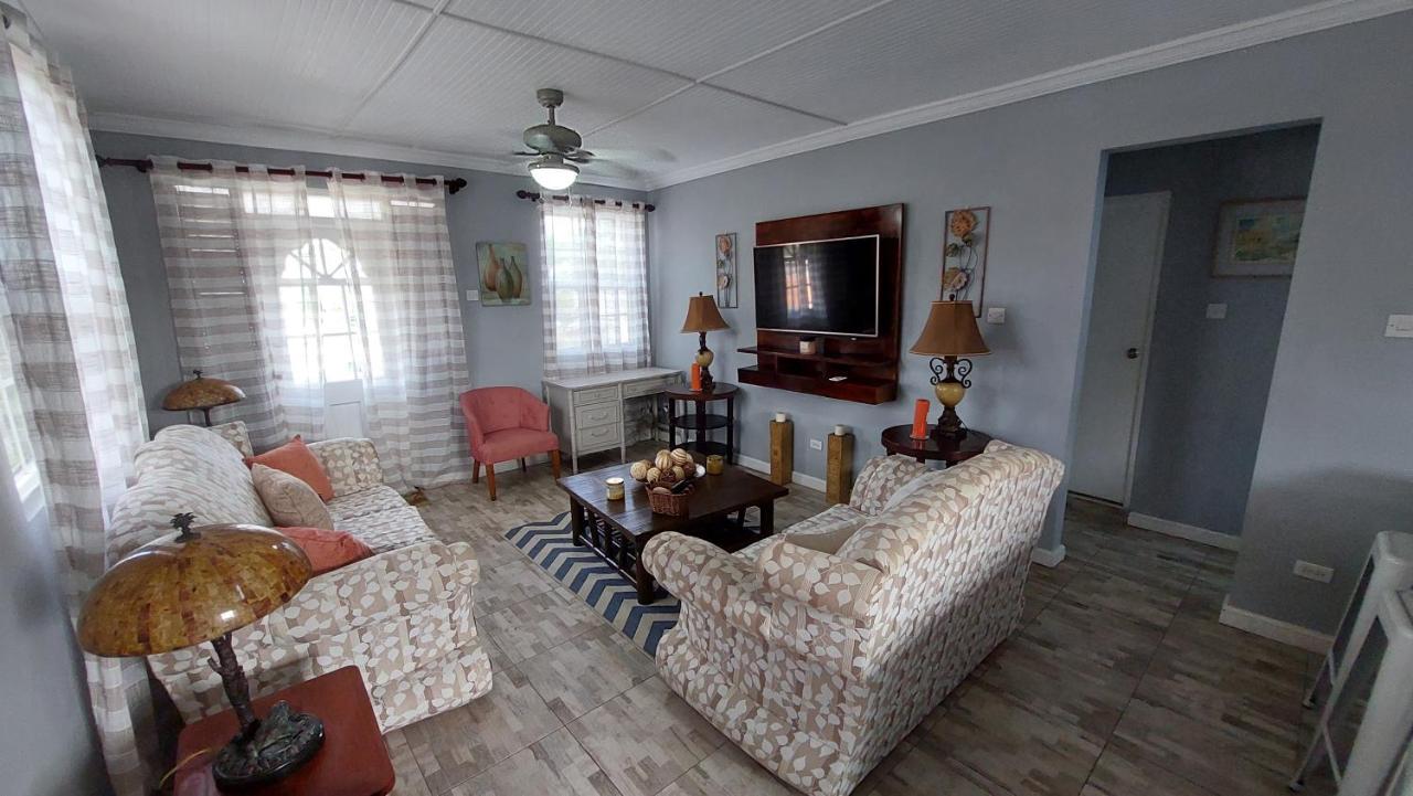 Carmen Apartment Bridgetown Bagian luar foto