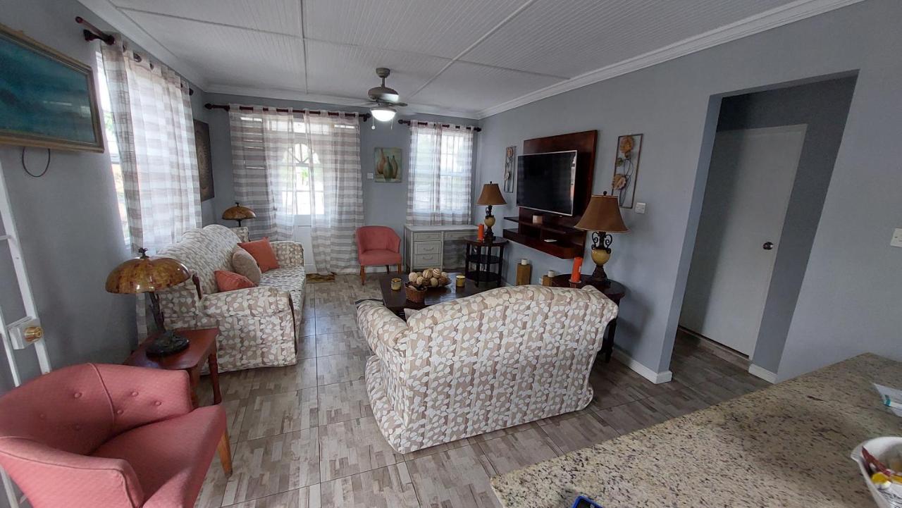 Carmen Apartment Bridgetown Bagian luar foto