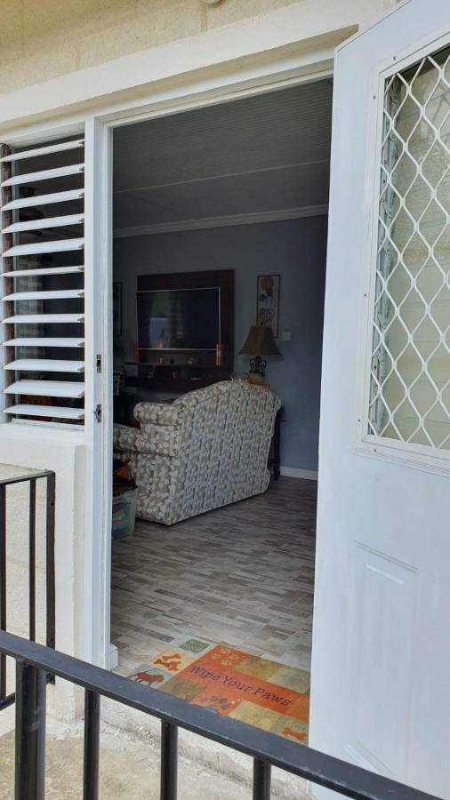 Carmen Apartment Bridgetown Bagian luar foto